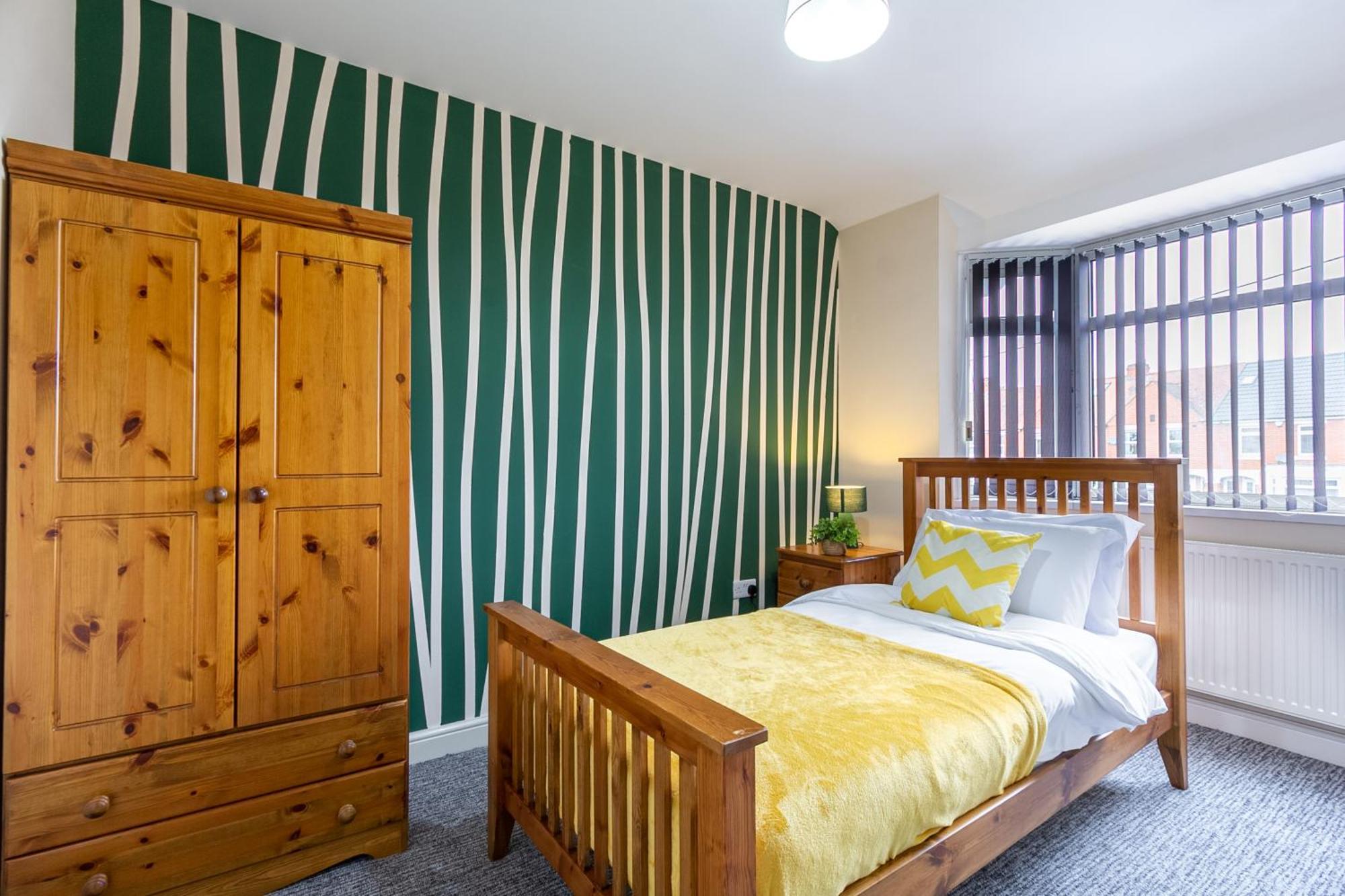 Bathway House - Free Secured Parking And Wifi Apartment โคเวนทรี ภายนอก รูปภาพ