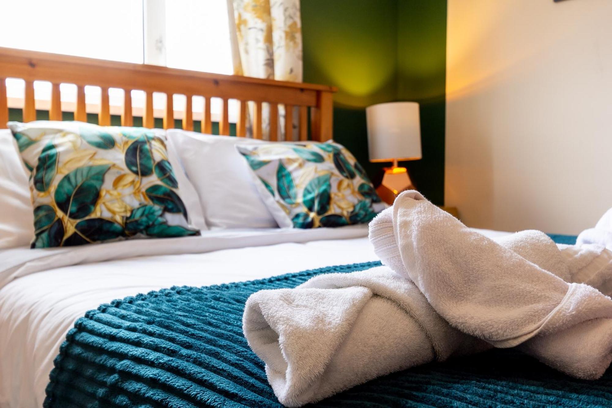 Bathway House - Free Secured Parking And Wifi Apartment โคเวนทรี ภายนอก รูปภาพ