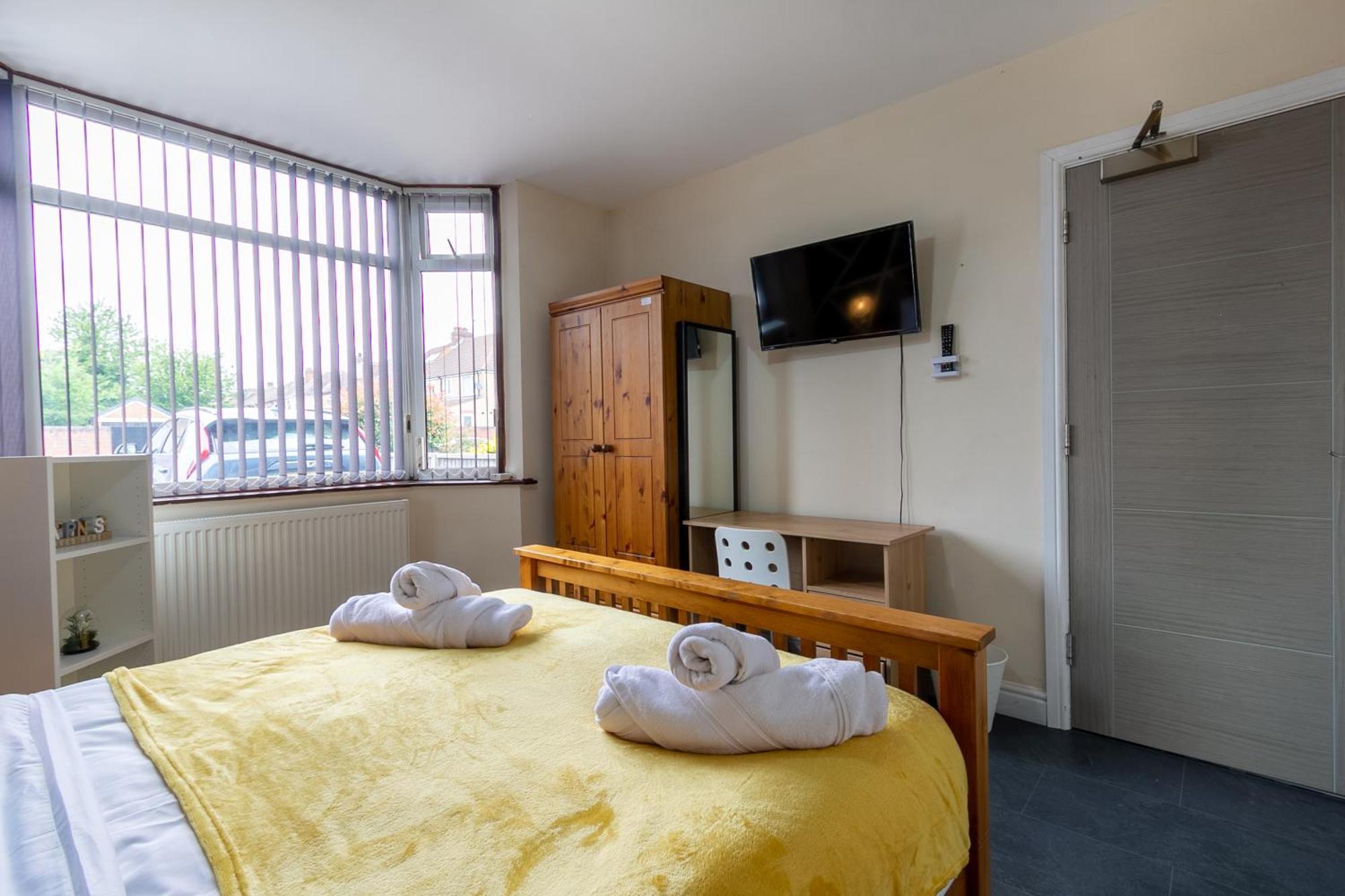 Bathway House - Free Secured Parking And Wifi Apartment โคเวนทรี ภายนอก รูปภาพ