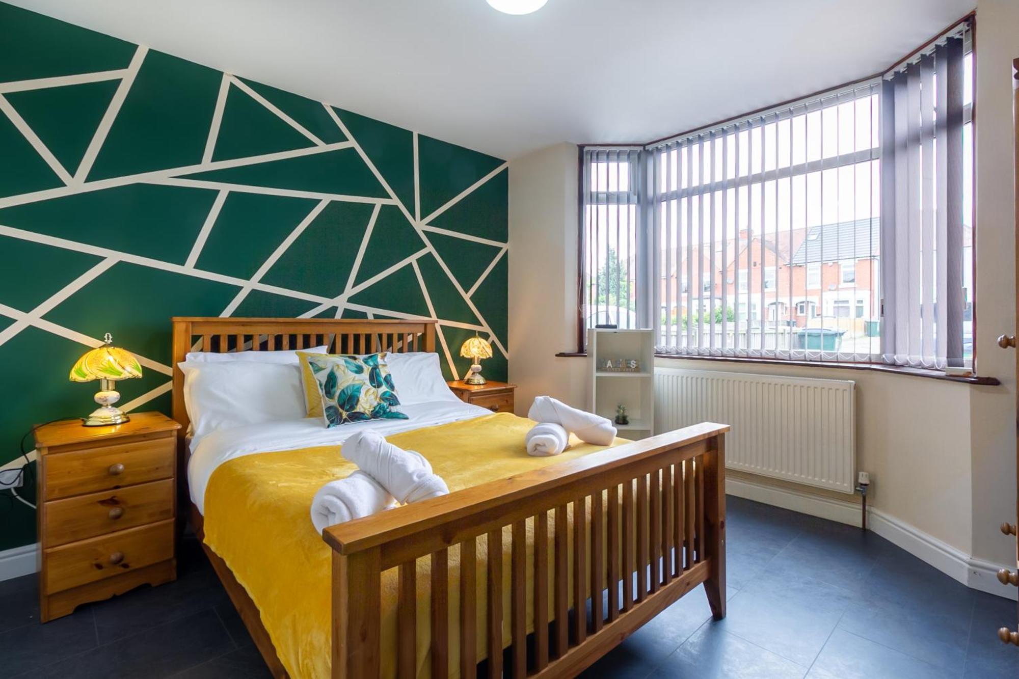 Bathway House - Free Secured Parking And Wifi Apartment โคเวนทรี ภายนอก รูปภาพ