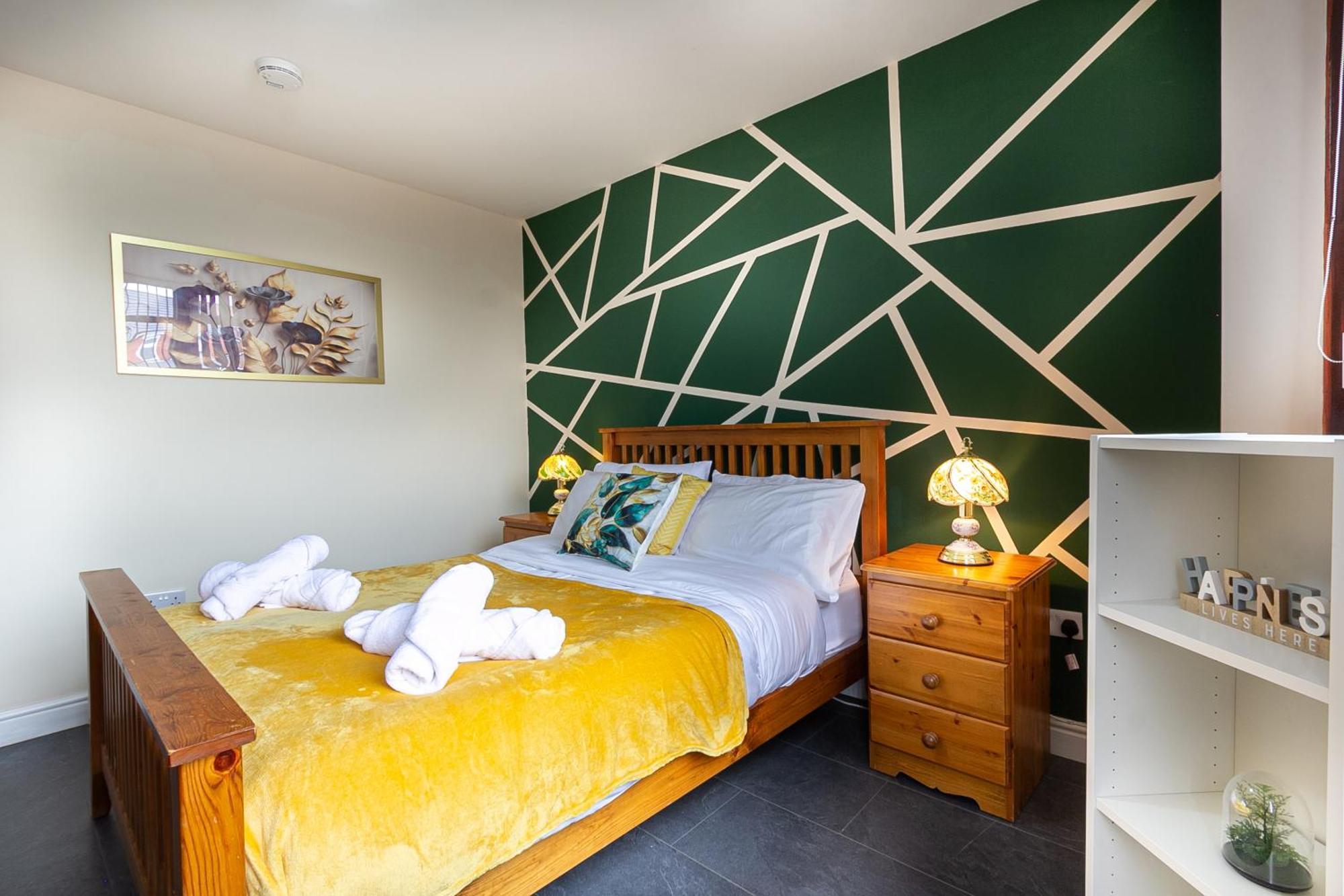 Bathway House - Free Secured Parking And Wifi Apartment โคเวนทรี ภายนอก รูปภาพ