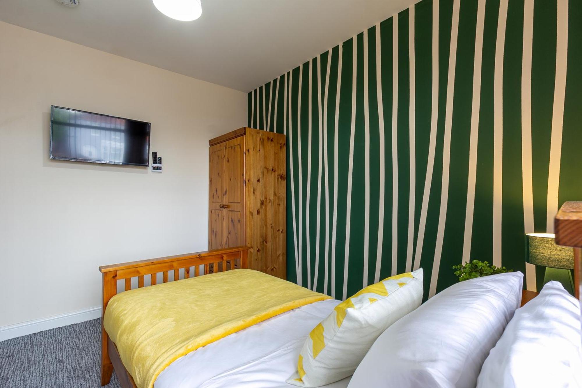 Bathway House - Free Secured Parking And Wifi Apartment โคเวนทรี ภายนอก รูปภาพ