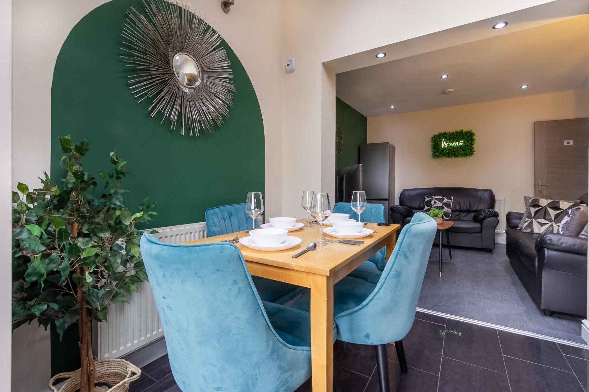 Bathway House - Free Secured Parking And Wifi Apartment โคเวนทรี ภายนอก รูปภาพ