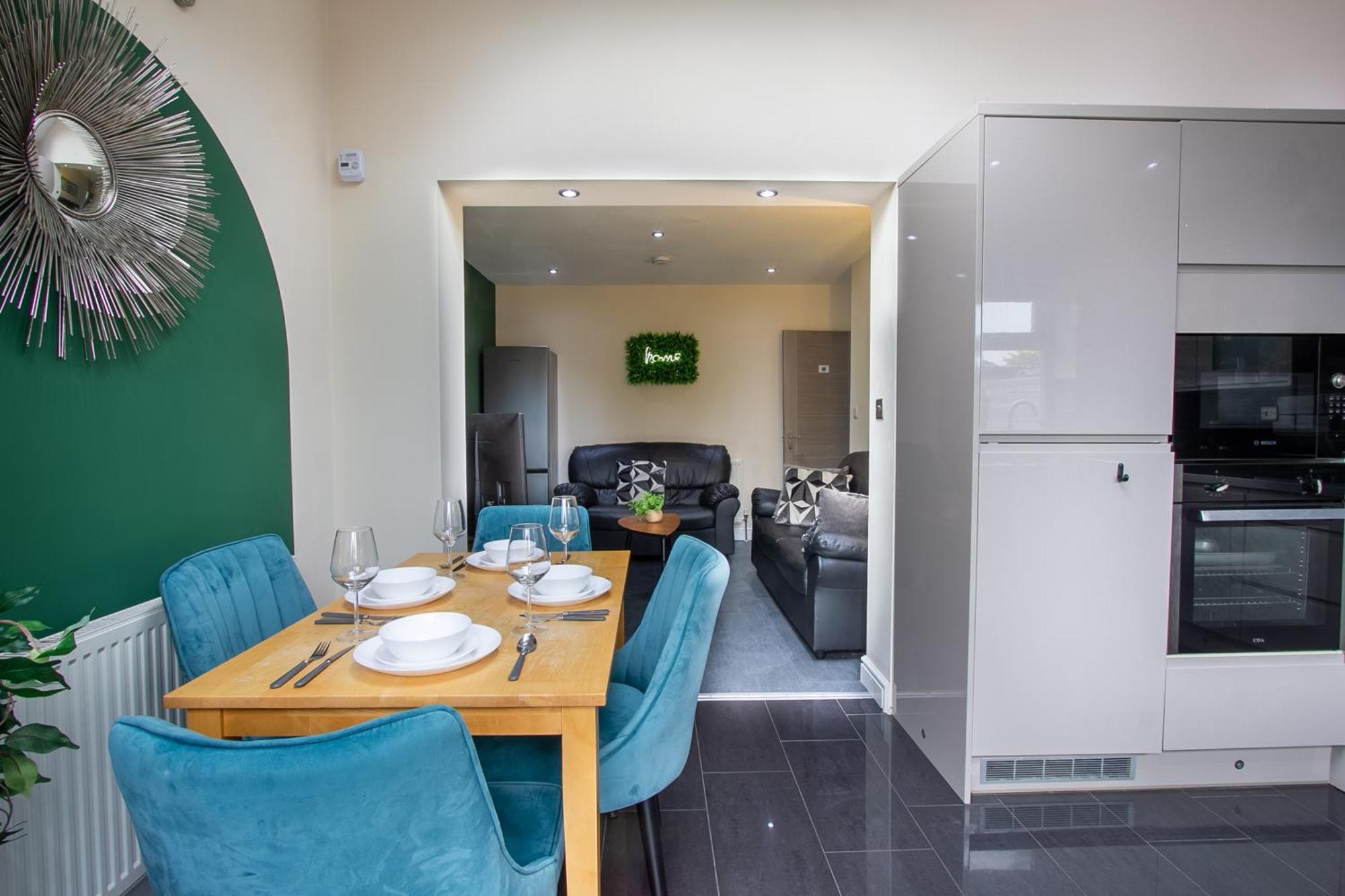 Bathway House - Free Secured Parking And Wifi Apartment โคเวนทรี ภายนอก รูปภาพ