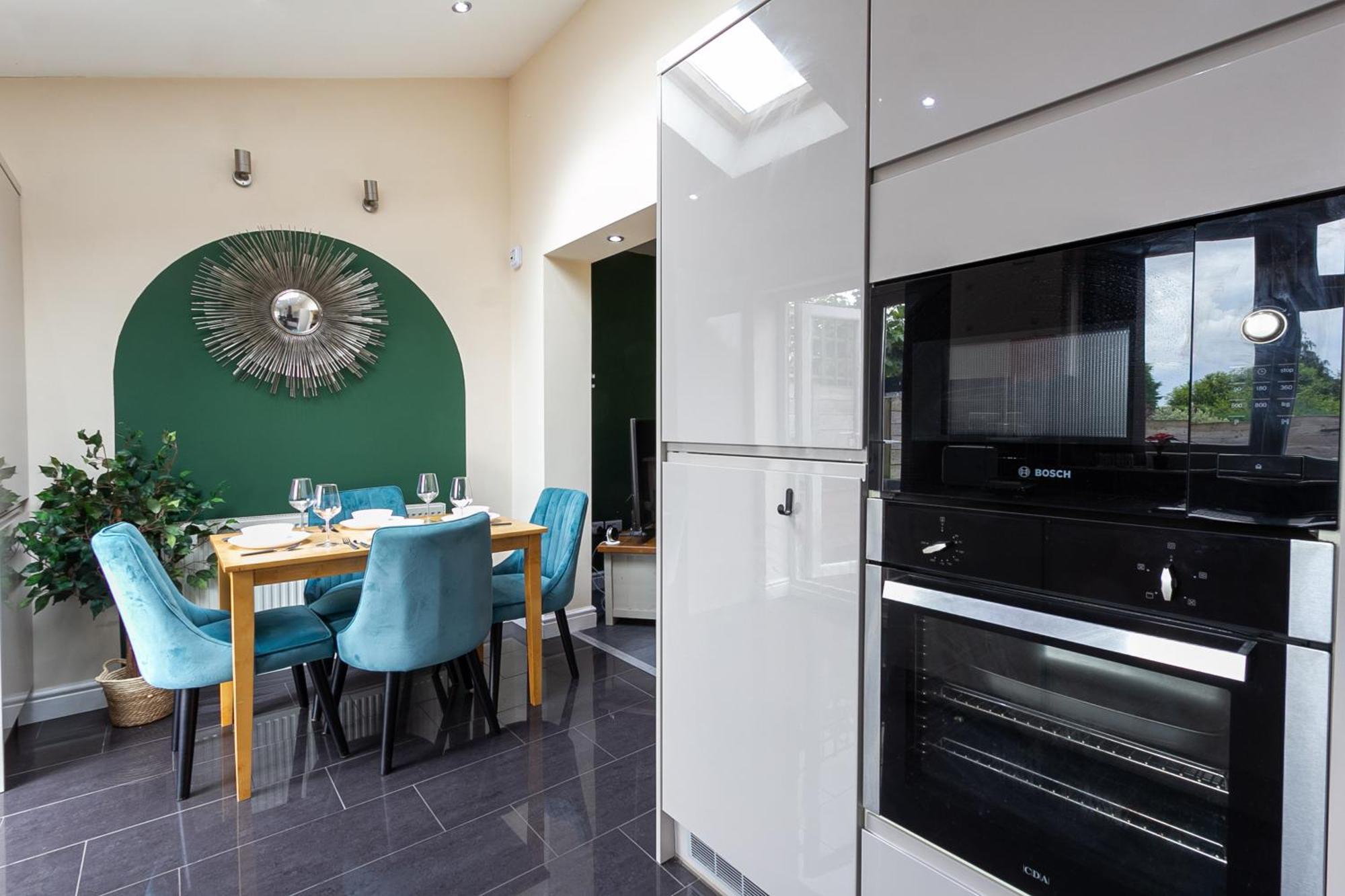 Bathway House - Free Secured Parking And Wifi Apartment โคเวนทรี ภายนอก รูปภาพ