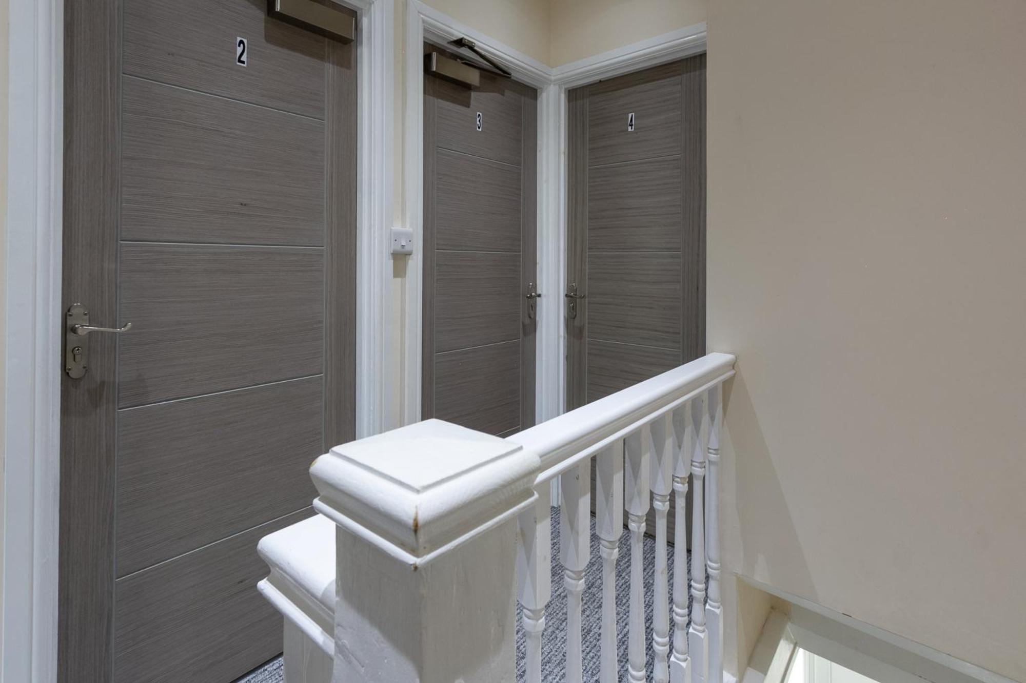Bathway House - Free Secured Parking And Wifi Apartment โคเวนทรี ภายนอก รูปภาพ